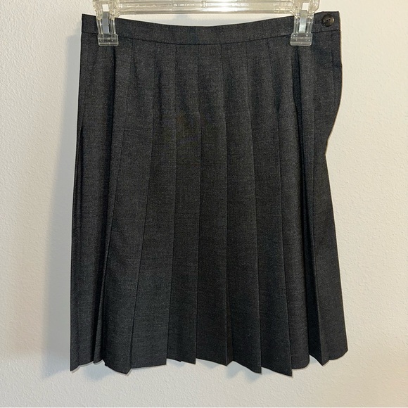 NWOT Liz Claiborne lizsport Charcoal pleated A-Line Skirt petite size 6 - Picture 8 of 8